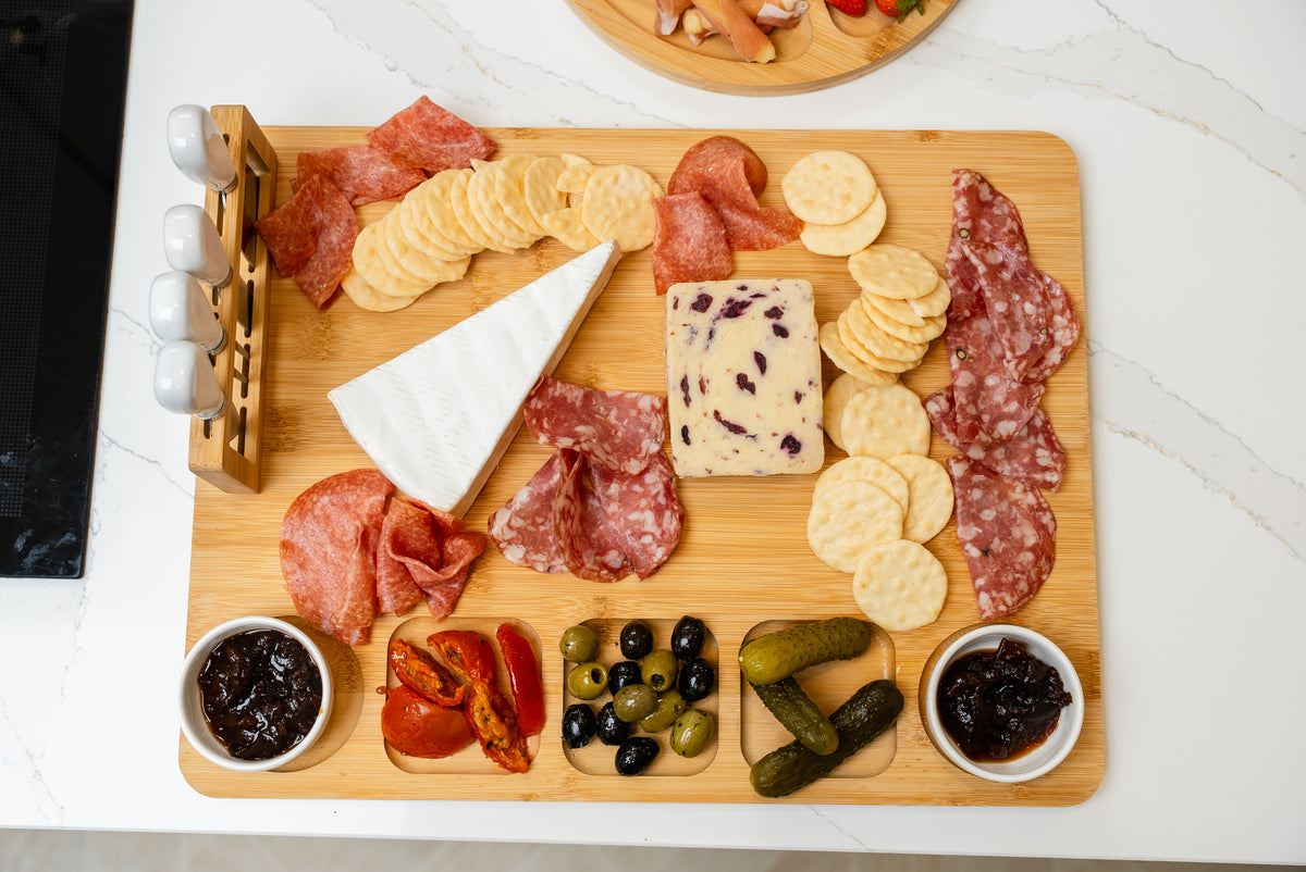 Bamboo Cheeseboard With Bowls