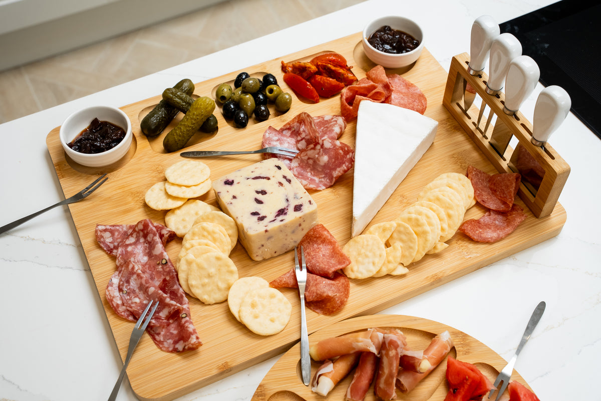 Bamboo Cheeseboard With Bowls